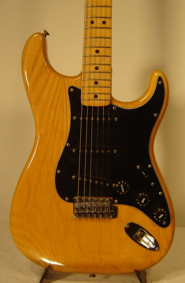 Fender Stratocaster 1979 natural b.jpg